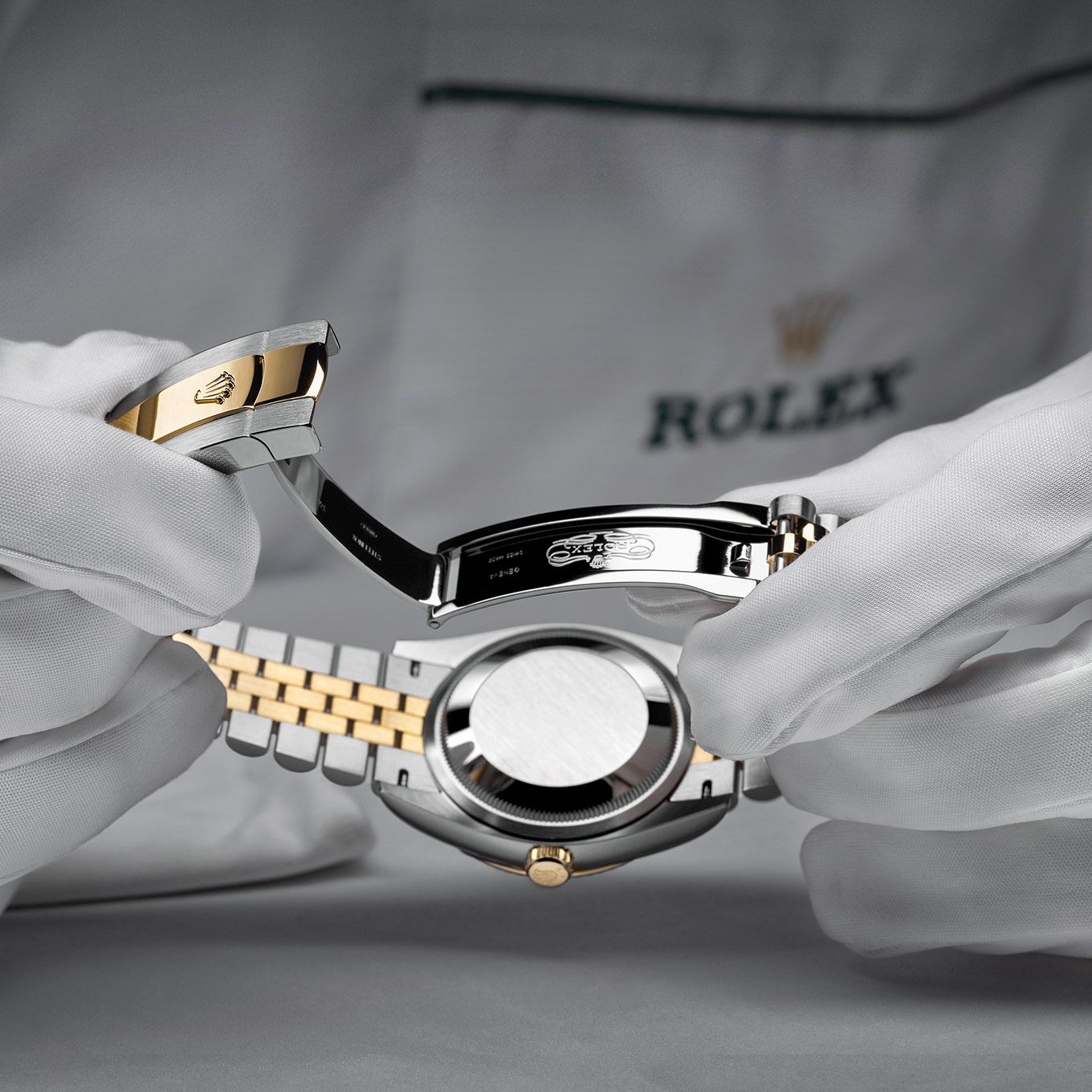 THE ROLEX SERVICE PROCEDURE